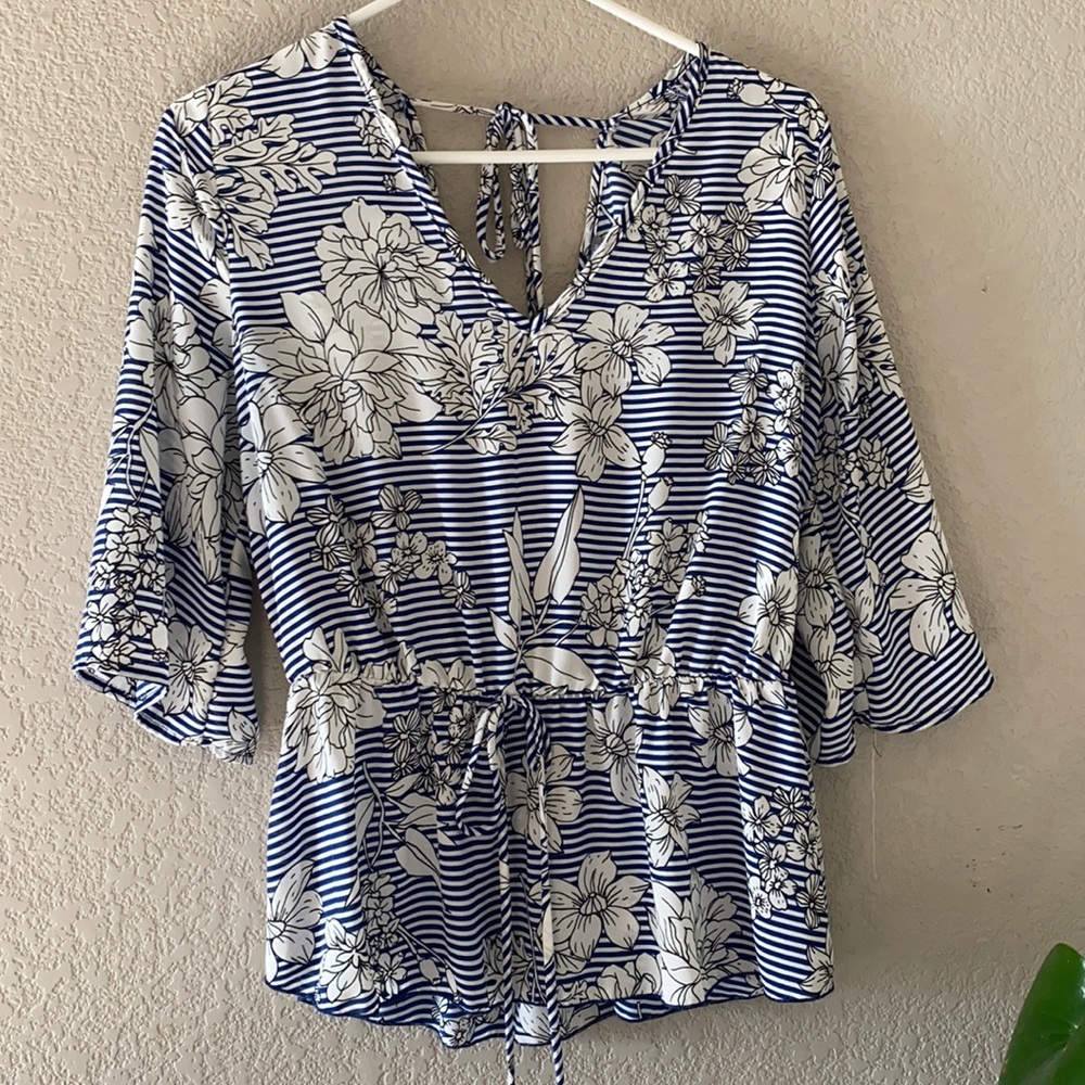 Floral Blouse with semi-open back